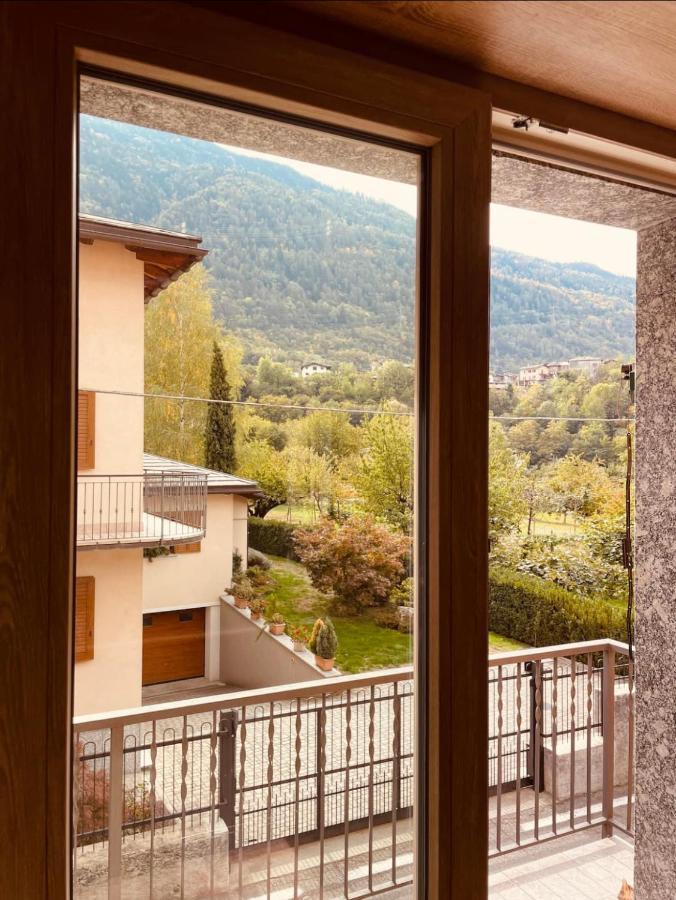 Luce Private Deluxe Apartment Near The Station Tirano Bagian luar foto