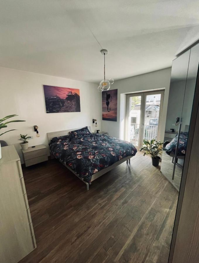 Luce Private Deluxe Apartment Near The Station Tirano Bagian luar foto